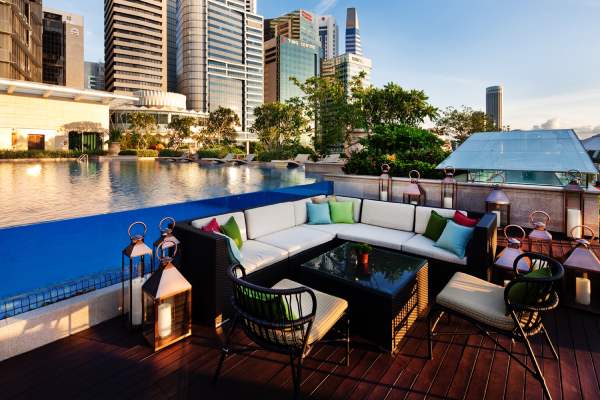Rooftop bar luxury dating in Singapore